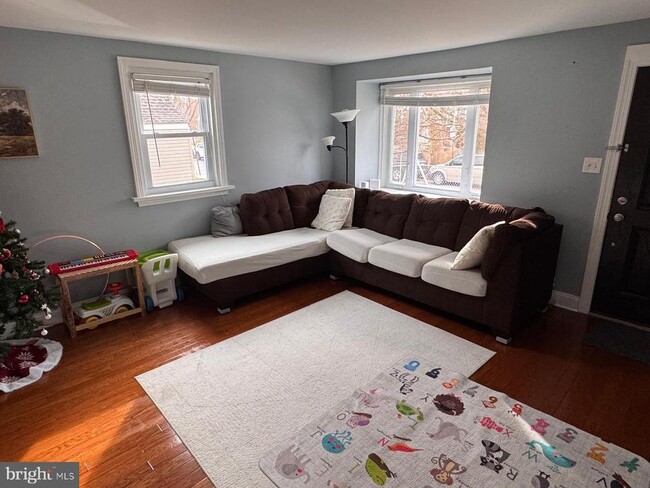 Building Photo - 251 Childs Ave