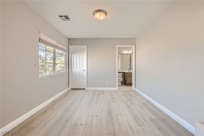 Building Photo - 6615 Melodic Ct