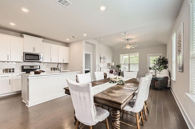 Building Photo - 8615 McKamy Dr