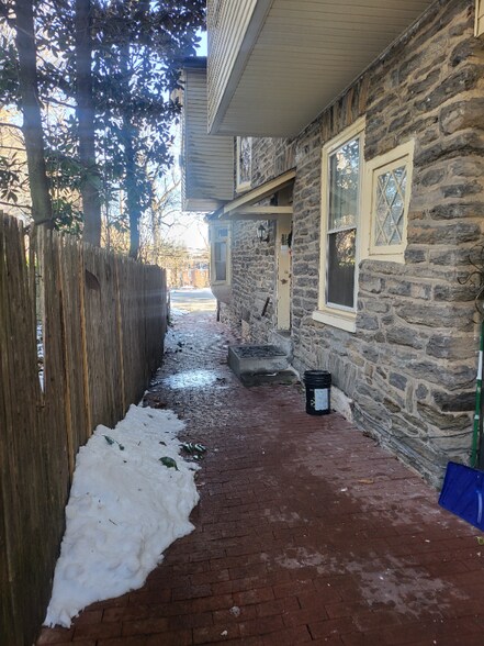 Building Photo - 119 E Mt Airy Ave