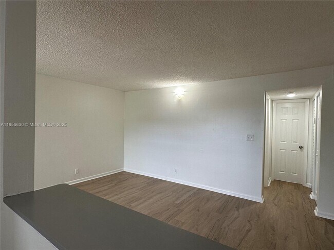 Building Photo - 5661 SW 36th Ct