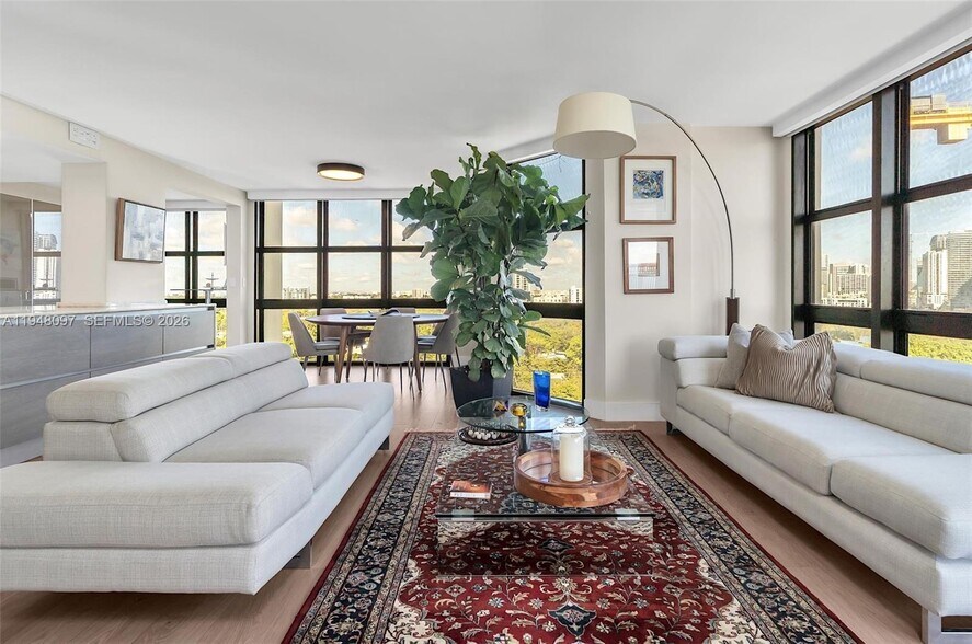 Building Photo - 1865 Brickell Ave