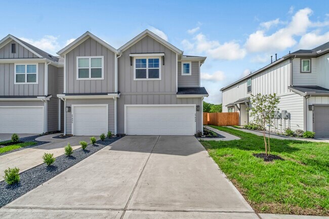 Building Photo - 27839 Western Crk Ct