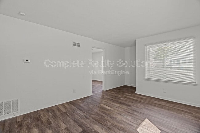 Building Photo - 9823 Winkler Dr