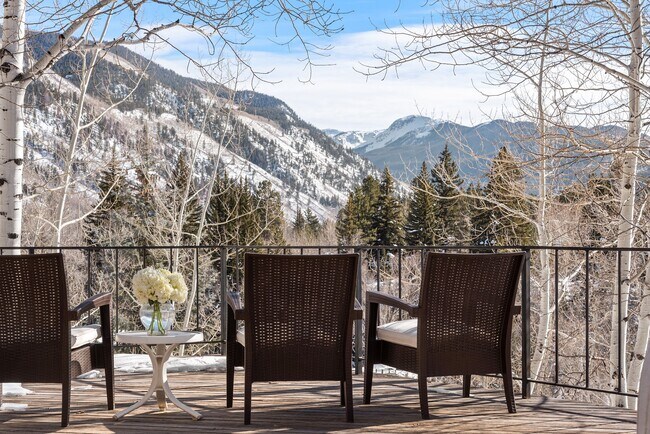 Building Photo - 164 Eastwood Rd