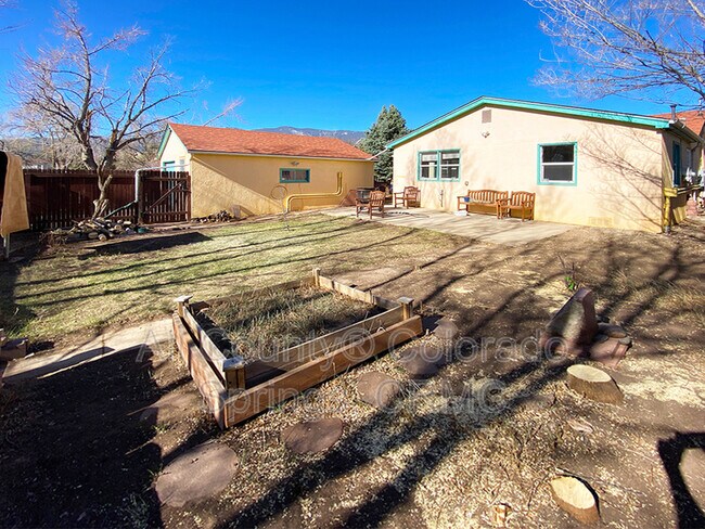 Building Photo - 407 N 31st St