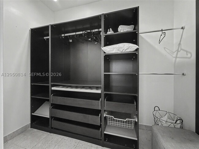 Building Photo - 2124 Fisher Island Dr