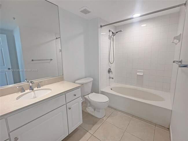 Building Photo - 2000 N Bayshore Dr