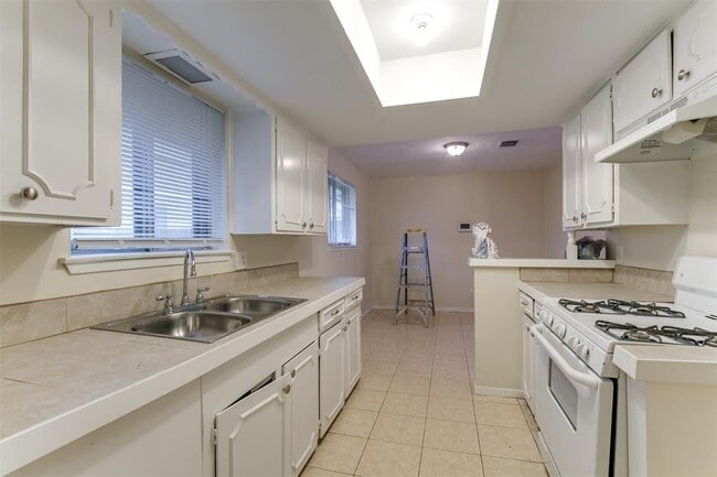 Building Photo - 11017 Lera St