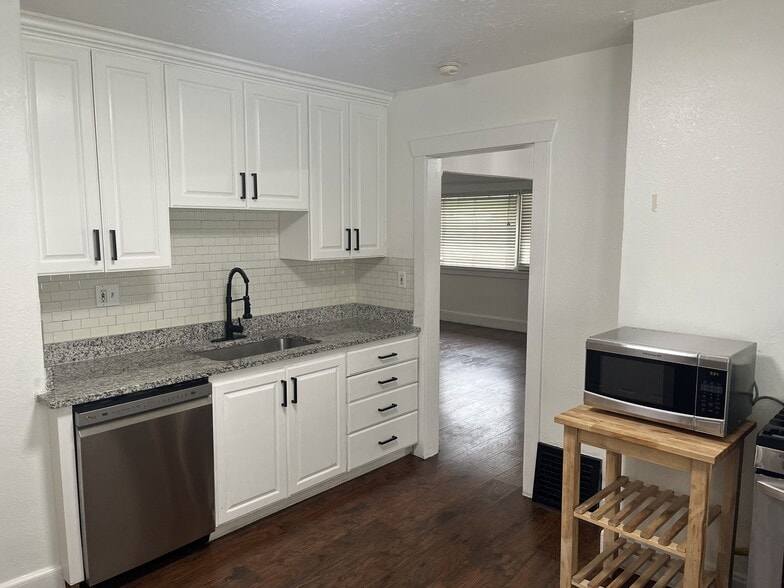Building Photo - 782 W 100 S