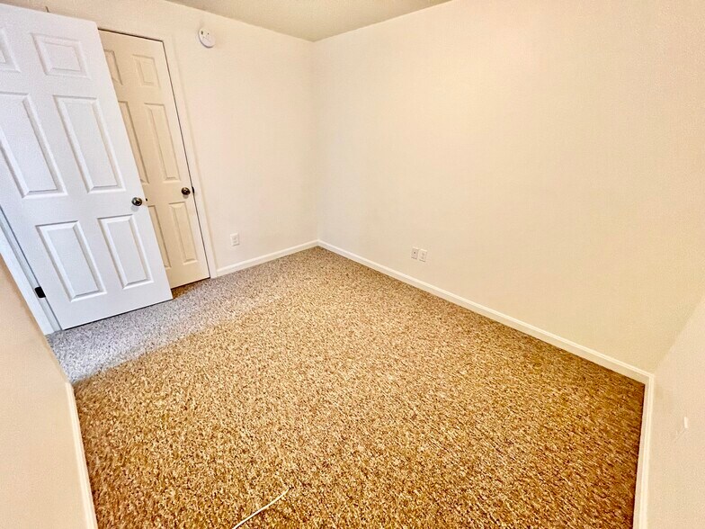 Bedroom - 302 Rutledge Rd