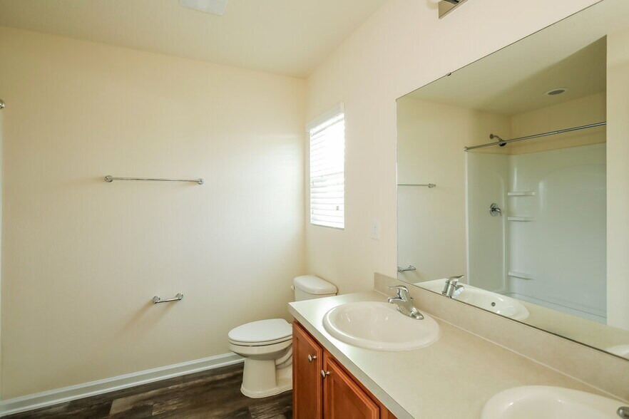Building Photo - 1786 Eagle View Way