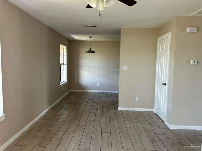Building Photo - 8 Gastel Cir