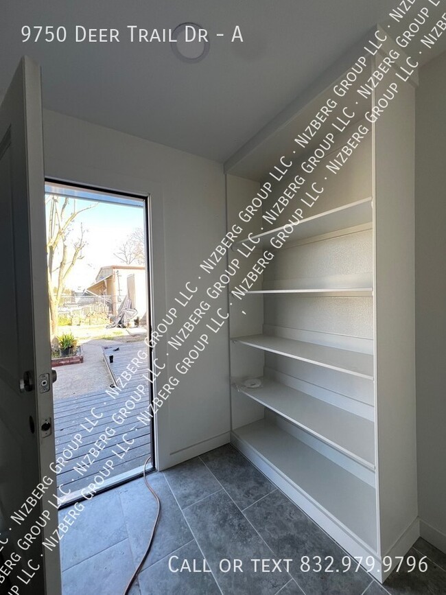 Building Photo - 9750 Deer Trail Dr