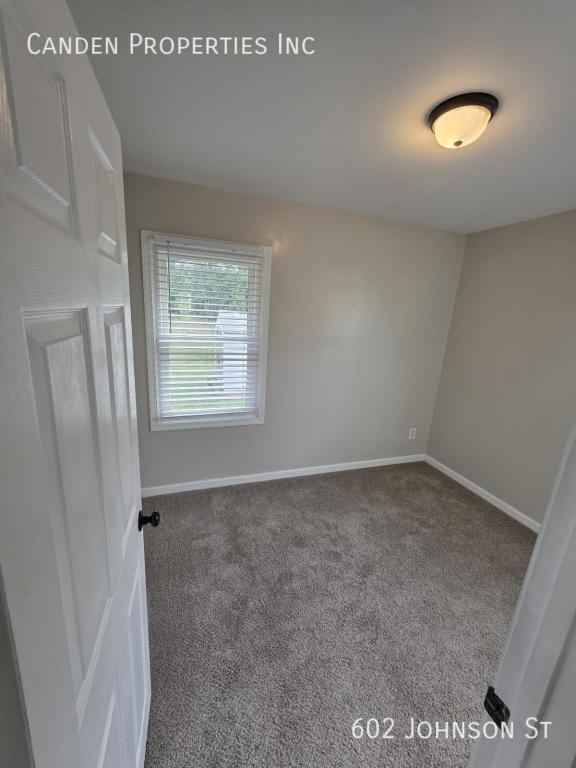 Building Photo - 602 Johnson St