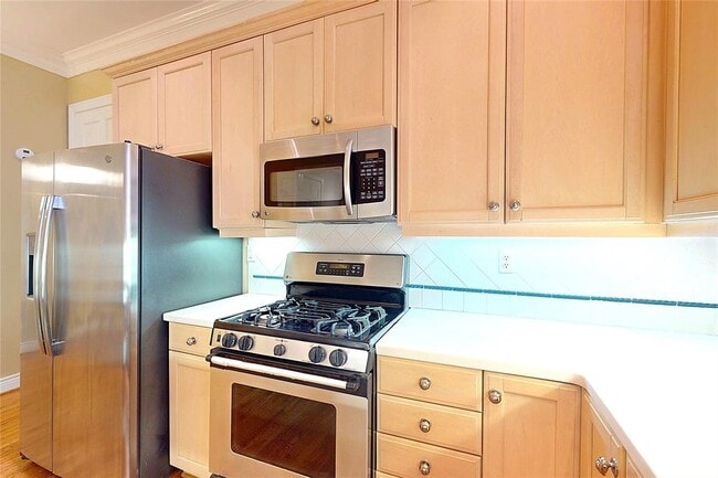 Building Photo - 728 Tirrell St