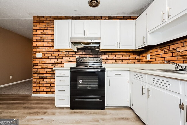 Building Photo - 10192 Port Royal Ct
