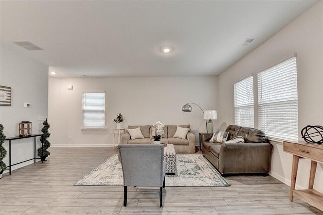 Building Photo - 111 Horned Owl Ave