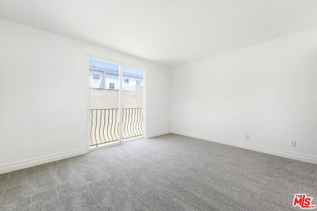 Building Photo - 4711 Ambrose Ave