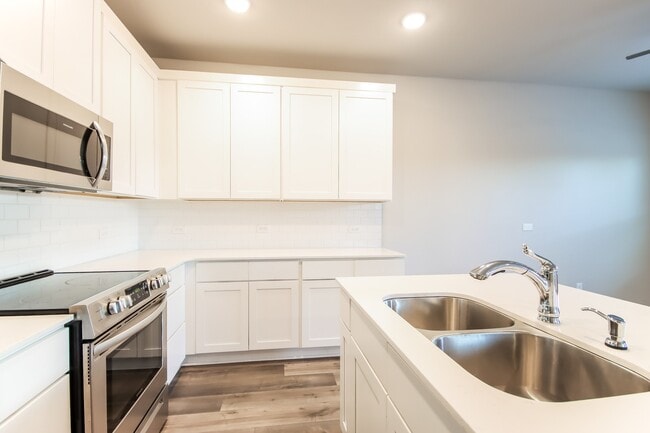 Building Photo - 329 N Centro Cir