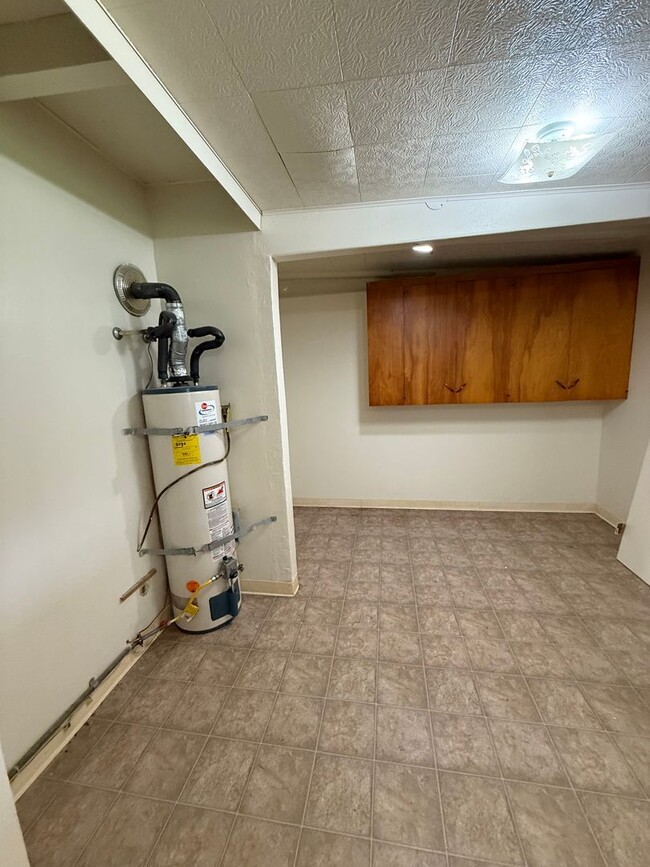 Building Photo - 1123 Vernon St