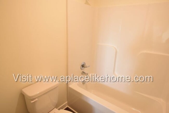 Building Photo - 4008 NW 95th Terrace