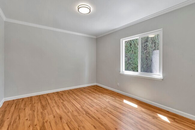 Building Photo - 520 Dawkins Dr