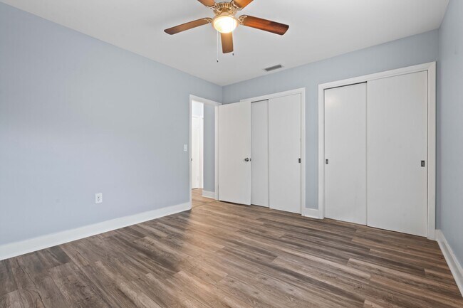 Building Photo - 2192 Belmar Dr