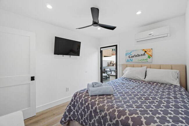 Building Photo - 3470 Carlsbad Blvd