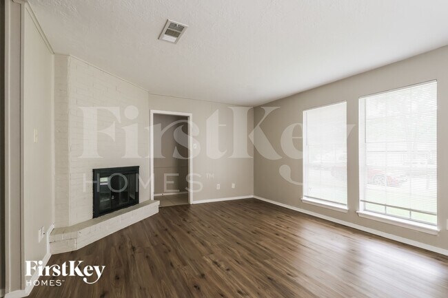 Building Photo - 1 Midwood Cir