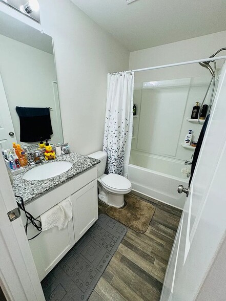 Building Photo - 126 Evonshire Blvd