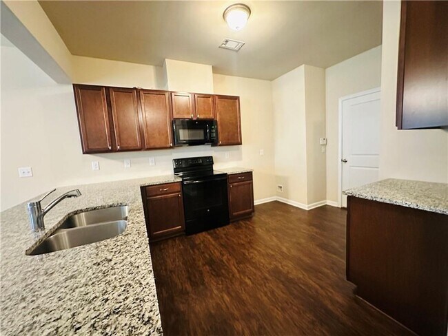 Building Photo - 244 Highland Pointe Cir E