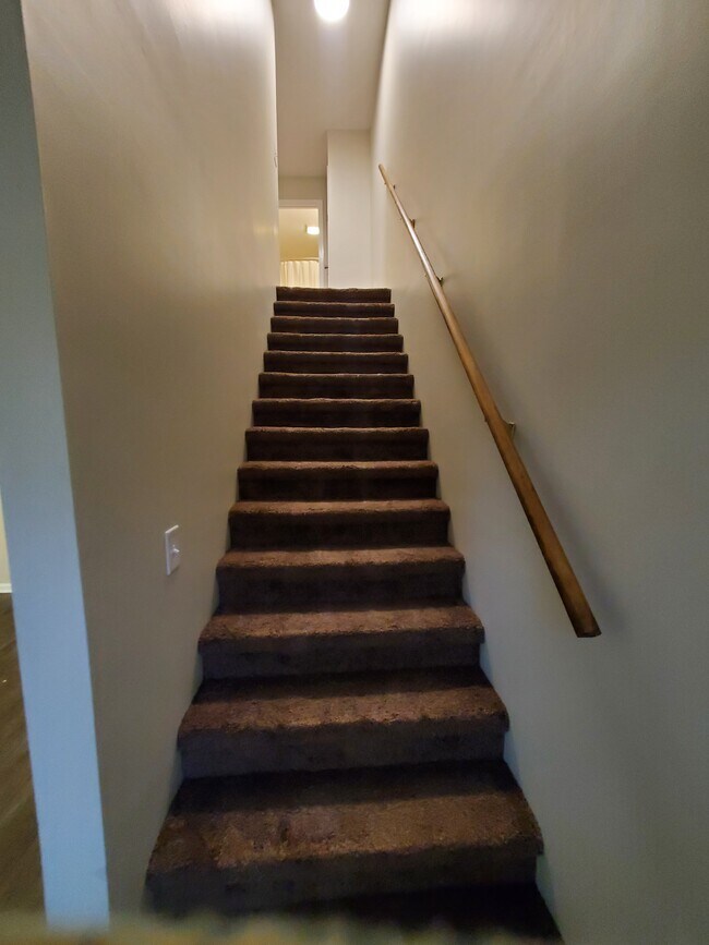 Building Photo - 405 Church St