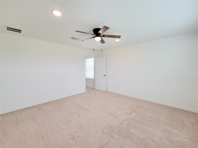 Building Photo - 166 Longhorn Run Dr