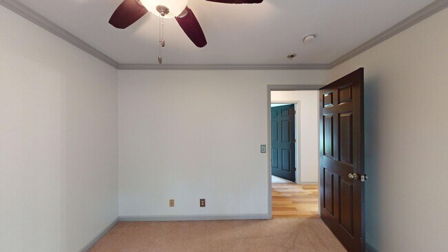 Building Photo - 107 Nimitz Cir