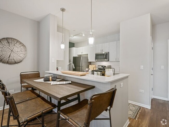 Building Photo - The Reserve at Evanston