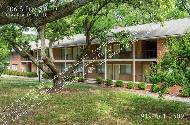 Building Photo - 206 S Elm St
