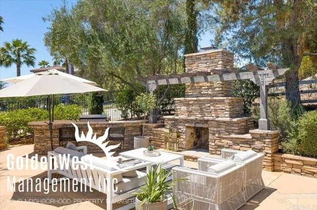 Building Photo - Luxurious 4Bdm 3Ba Escondido Estate with R...