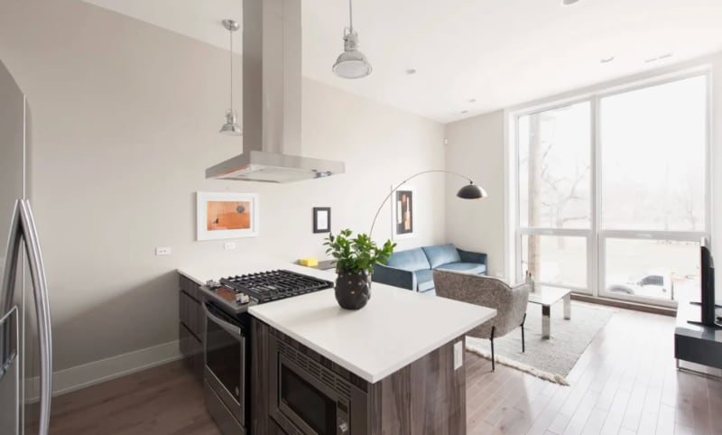 Building Photo - 943 N Kingsbury St