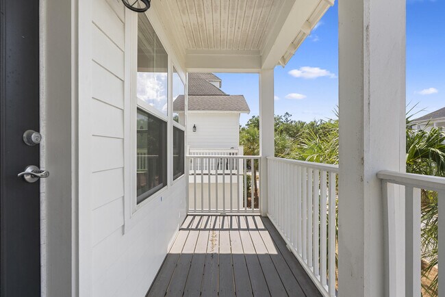 Building Photo - 79 Beach View Dr
