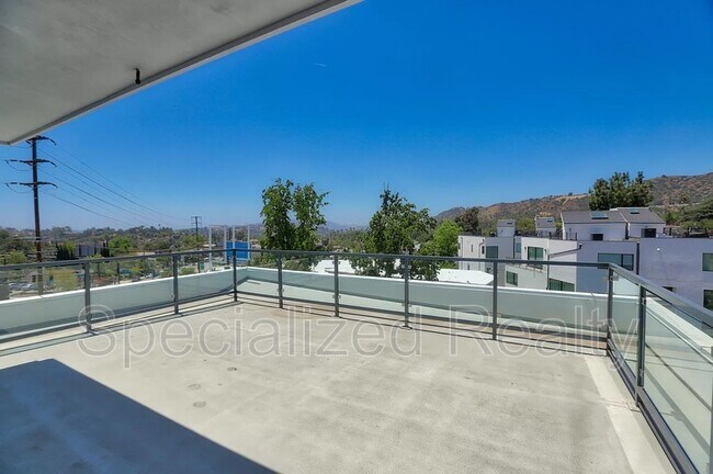 Building Photo - 1406 Eagle Vista Dr