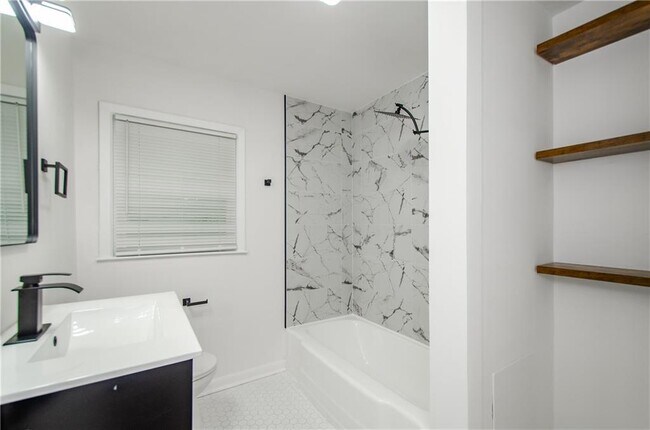 Building Photo - 3833 Wedgefield Cir