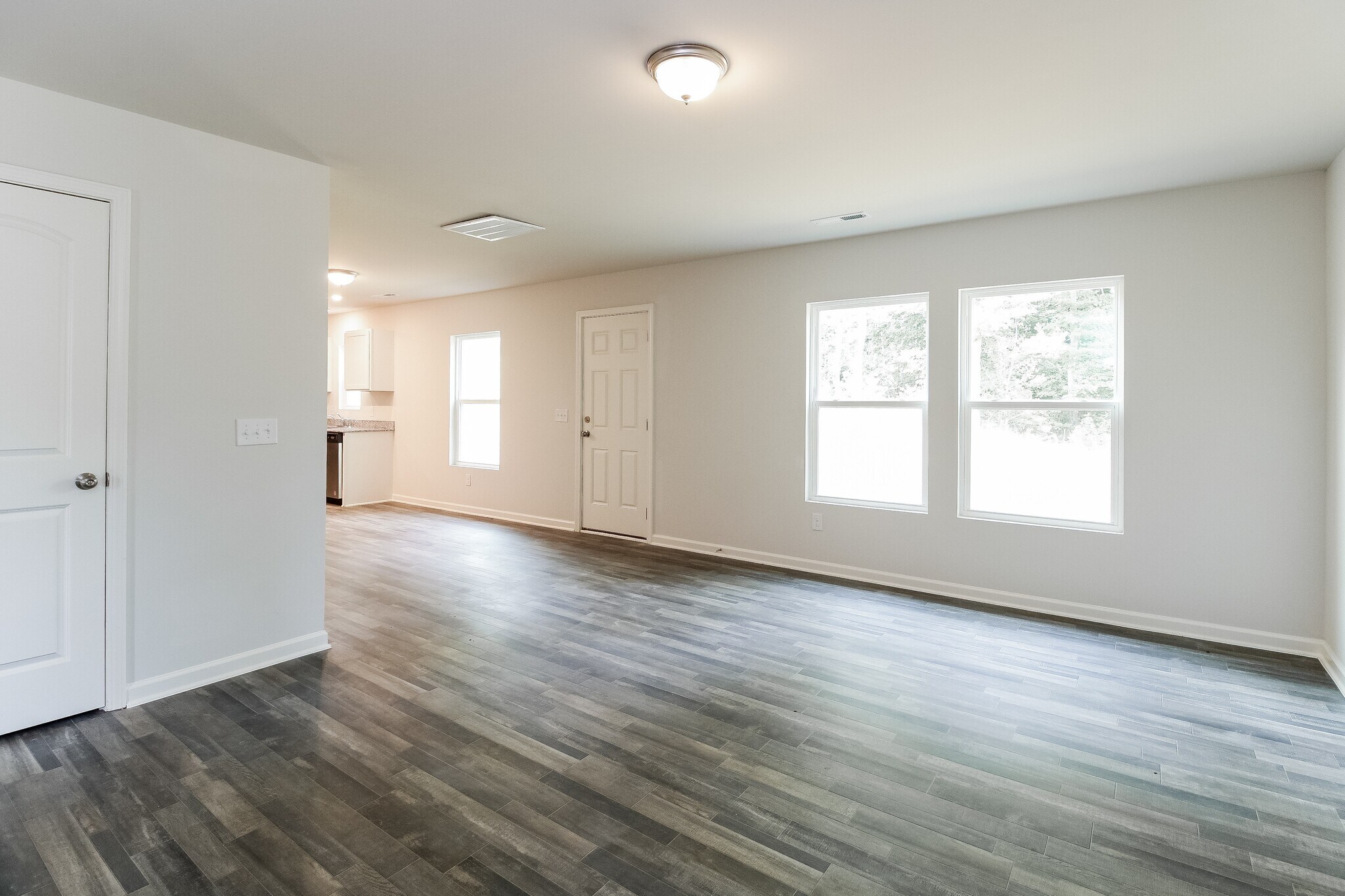 Building Photo - 1681 Robins Nest Drive