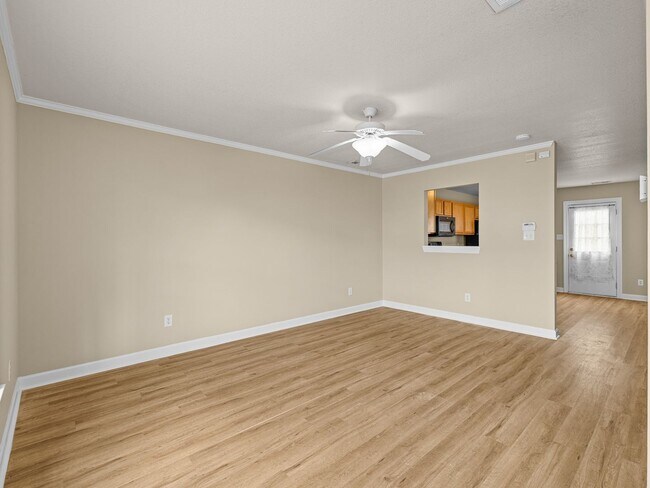 Building Photo - 210 Bridgewood Dr