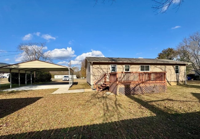 Building Photo - 3 bed & 2 bath home - $400 off first months rent!