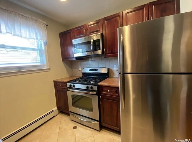 Building Photo - 250 Fair Harbor Dr