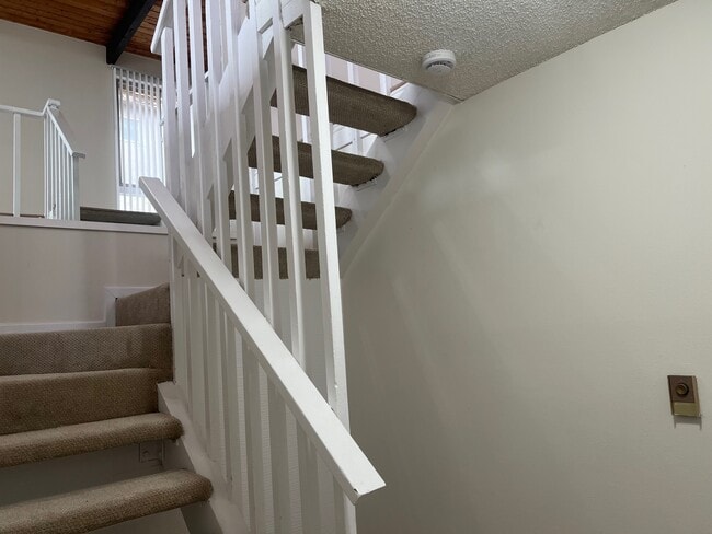 Building Photo - 2804 Manhattan Ave