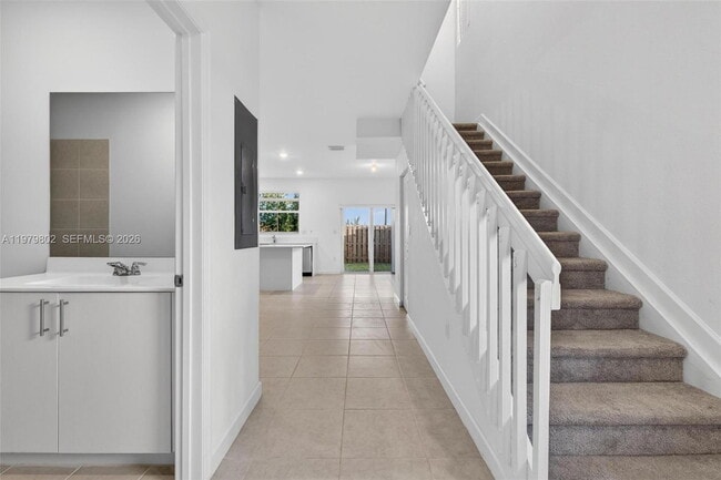 Building Photo - 2650 SE 29th St