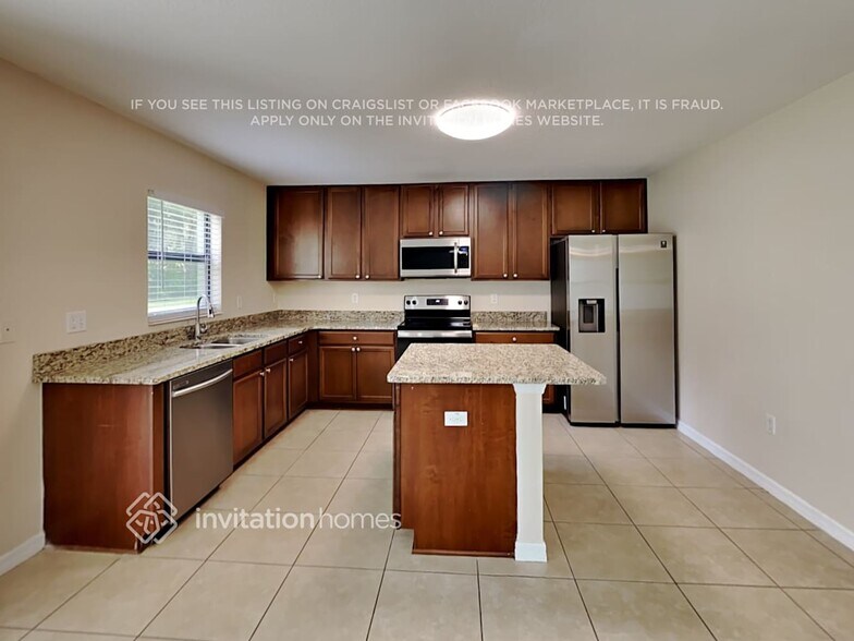 Building Photo - 212 Oaklanding Ln