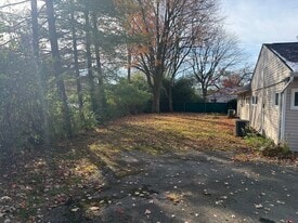 Building Photo - 934 Kramer Ave